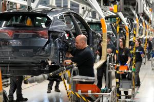 Automoción en crisis silenciosa: reestructuración más allá del vehículo eléctrico