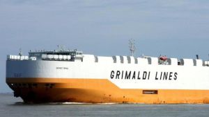 Stretto di Hormuz, pedaggi per le navi. Rischio voli a secco