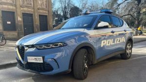 La banda dei furti in discoteca, via le catenine d’oro dal collo. Scattano cinque Daspo