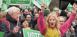 Inglaterra em mutação: como os Verdes capturaram a fúria que o sistema ignorou