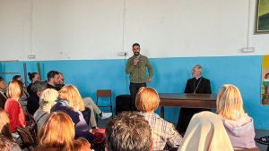 Il vescovo incontra i fedeli di Stradella: «Aiuto per trovare il nuovo parroco»