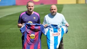 El Barça busca darle el golpe definitivo a la Liga en el derbi contra el Espanyol