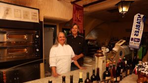 Mauro Valvasori, el alma del primer restaurante italiano de Oviedo, se jubila: 