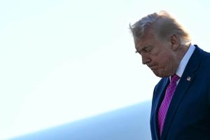 Entre a grandeza histórica e a mediocridade política