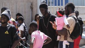 Canarias al límite: menores y bloqueo político