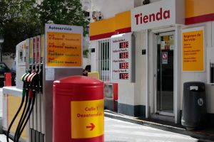 Subir tipos con el petróleo en guerra: ¿curar la fiebre o matar al enfermo?