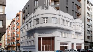 El emblemático Garaje Sporting de Gijón reactiva su transformación en viviendas tras ocho años de abandono