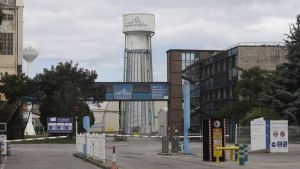 A Saint-Gobain se le acaban las excusas para no hacer el horno de Avilés: radiografía del momento actual de la vidriera