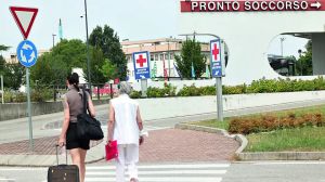 L’intervento sbagliato gli provoca danni permanenti: vince la causa, ma il risarcimento da 750 mila euro non arriva