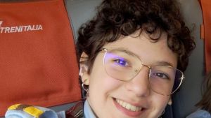 Sconfigge il tumore e si diploma: «Mi sono aggrappata alla speranza di guarire»