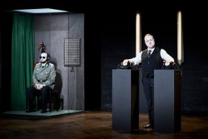 « L’Ordre du jour » au Théâtre du Vieux-Colombier : quand Hitler et les industriels allemands avançaient main dans la main