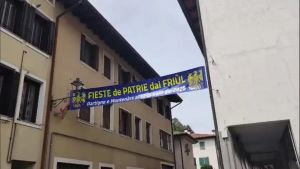 Orgoglio friulano tra Artegna e Montenars: il gialloblù della Patrie invade i borghi