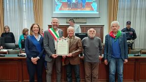 Cascina, consegnata la cittadinanza onoraria a Sodol Colombini