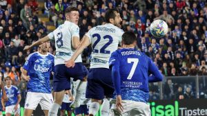 L’Inter batte il Como 4-3, un poker che porta i nerazzurri sempre più vicini allo scudetto /