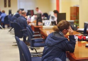 Herritarrari lagundu