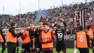 Arezzo, vittoria 2-0 contro il Livorno. Ripresi l’Ascoli e la vetta. Continua il testa a testa