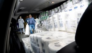 Skyller vi dugnads­ånden ut med dass­papiret?