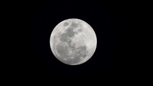 Fantasie lunari. Artemis II e un sogno lungo secoli che non è mai tramontato