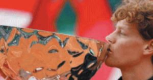 Grazie a Sinner il flop del calcio fa meno male