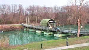 Scattano gli aumenti sul ponte di barche di Fossalta: per le auto rincari del 40 per cento