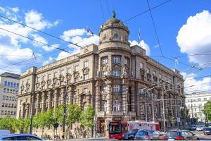 Мењати систем, а не људе?