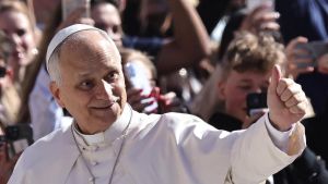 Trump carga contra el Papa León XIV por ser 