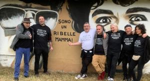 Campotto, gli Skiantos incontrano l’autore del murale dedicato a Freak Antoni