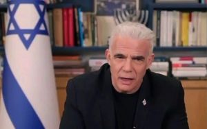 Lapid lashes out at opposition rivals for ‘fleeing’ Knesset, fight against Netanyahu