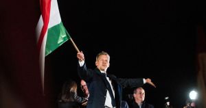 Péter Magyar, el nacionalista conservador que ha derrotado a Viktor Orbán en Hungría