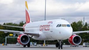 Iberia no volará a Cuba: parón hasta noviembre fruto de la falta de combustible en el país y la caída de viajeros