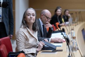 À France 3-Ile-de-France, les journalistes déposent une motion de défiance contre Delphine Ernotte