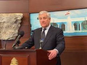 Tajani a Beirut: A Israele chiediamo stop attacchi a civili e a militari Unifil