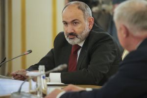 Пашинян внес «раскол церкви» в предвыборную программу своей партии