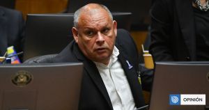 Mundaca sin control: la parodia de un gobernador sin bandera