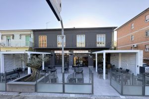 Ferrara, il bar Caleffi torna in grande stile: nuova gestione in via Canapa