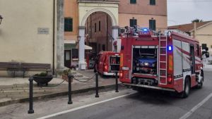Rio Marina, incendio nel retro di un ristorante