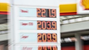 Der Staat hilft beim Tanken – aber setzt sich gewaltig unter Druck