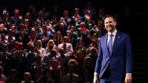 Ny bog fra den amerikanske vicepræsident er benzin på bålet i konflikten med Vatikanet