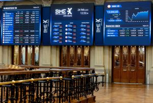 El IBEX 35 cae el 1% y sufre más que Europa con la tensión en el estrecho de Ormuz disparada