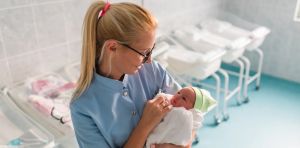 ¿Quién fue Emmi Pikler y cómo transformó los cuidados en las ‘casas cuna’?