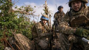 Du har næppe hørt om landsbyen, men efter denne dokumentar vil den være fæstnet som et koncentrat af krigens grusomhed