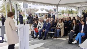 Vecinos y empresas aplauden el plan de La Pecuaria y confían en que la llegada de la Europea a Gijón sea 