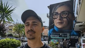 A Napoli l'omaggio di Jorit a Francesca Albanese: «Donna coraggiosa che denuncia una strage di bambini»