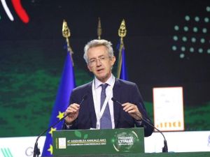 Manfredi: «I Comuni sono vicini a Papa Leone»