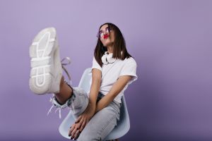 “Zapatos feos” se ponen de moda, esta es la tendencia que desplaza a los tenis