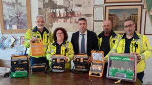 Finale, quattro nuovi defibrillatori: 