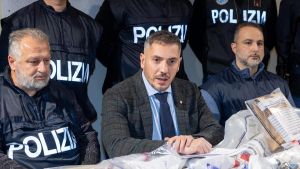 Pugnalate per una dose. Oggi il giudice decide