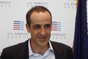 Ο Δημητριάδης και ο κουμπάρος του ο Λαβράνος