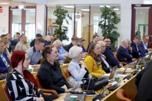 Lukijan mielipide: Demokratialla on hintansa ja se kannattaa maksaa