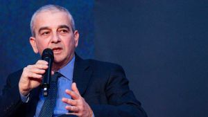 Insidie e demagogie. Perché Meloni delega a Fazzolari il dossier 1° maggio